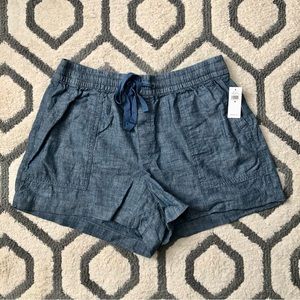 NWT GAP Factory Chambray Pull On Utility Shorts in Medium